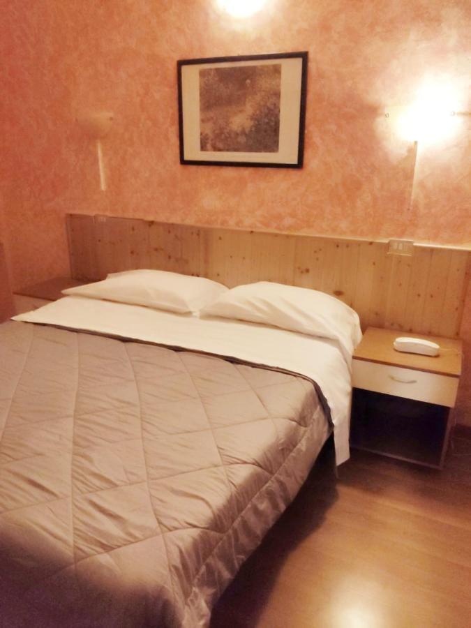 Hotel Ariosto Centro Storico Ρέτζιο Εμίλια Εξωτερικό φωτογραφία